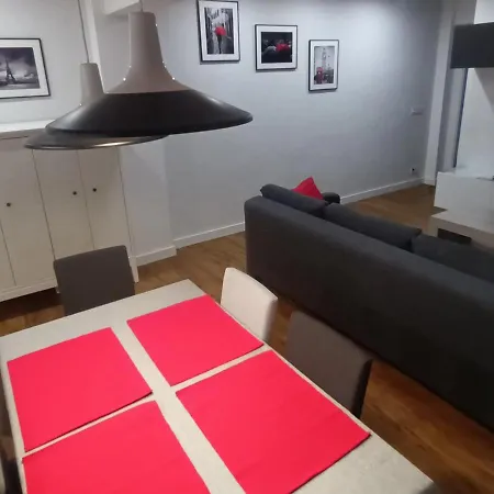 Tranquilo Y Amplio Apartamento Proximidades Calatrava Parking Y Wifi Gratis شقة *